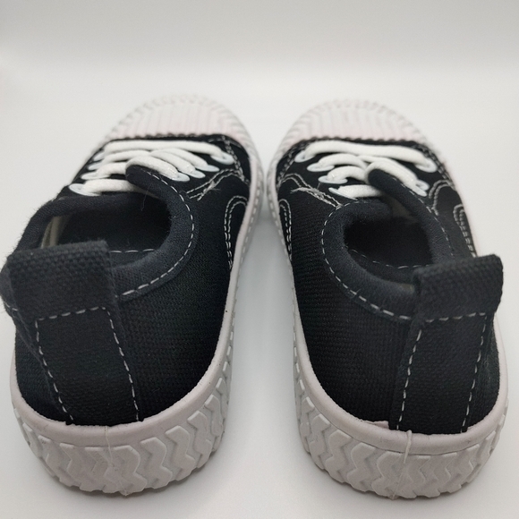 3/$25 -2 Pairs of toddler shoes from PatPat - Picture 6 of 11